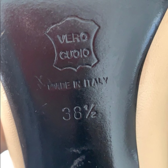 Moschino Cheap and Chic Vintage Pumps - Picture 7 of 7